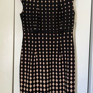 Connected Apparel Black and White Sleeveless Sheath Dress